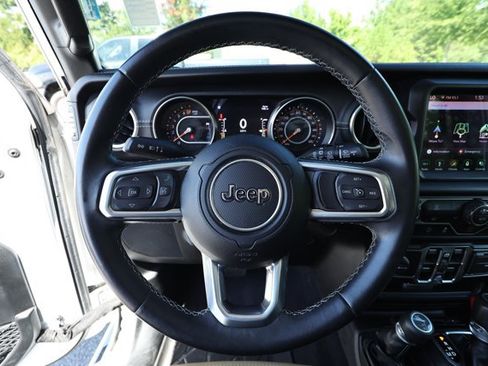 Used 2019 Jeep Wrangler Unlimited Sahara AWD/4WD image 6