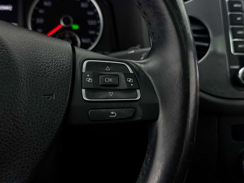 Used 2013 Volkswagen Tiguan SEL image 32