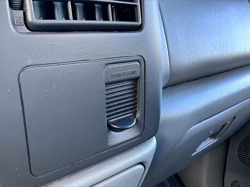 Used 2004 Ford F250 XL image 26