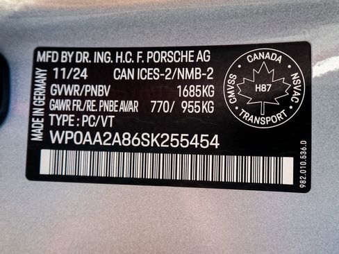 Used 2025 Porsche 718 Cayman image 30