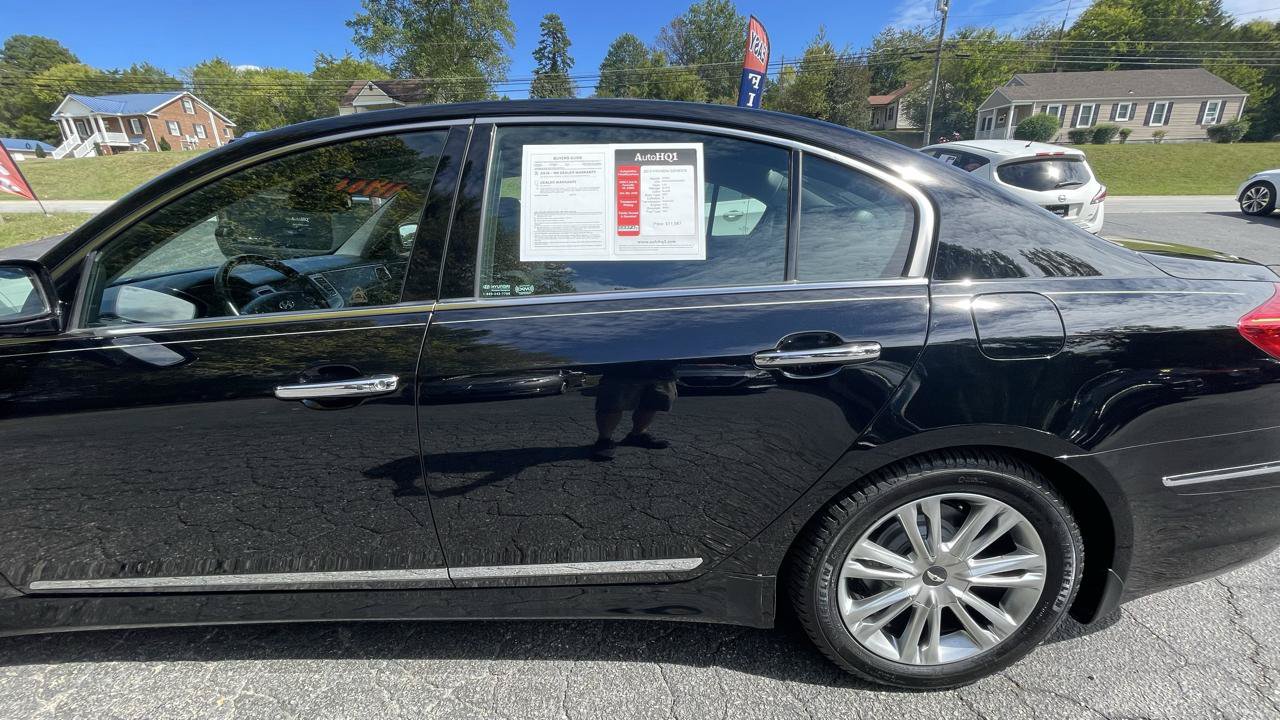 Used 2012 Hyundai Genesis 4.6 RWD image 4