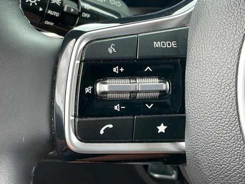 Used 2023 Kia Carnival SX Prestige FWD image 33
