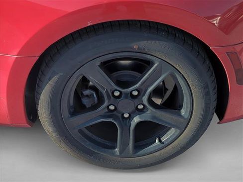 Used 2019 Chevrolet Camaro LT RWD image 7