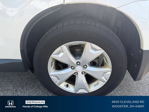 Used 2015 Subaru Forester 2.5i Premium AWD/4WD image 2