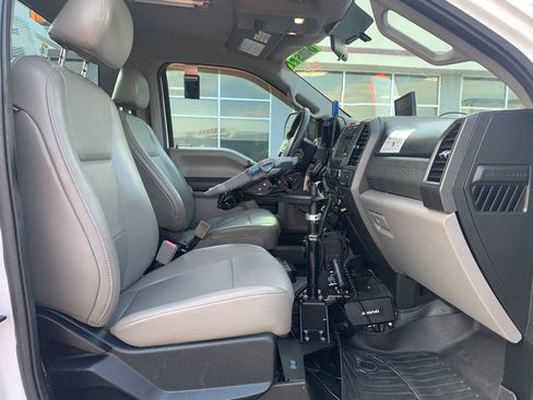 Used 2017 Ford F550 4x4 Regular Cab Super Duty image 30