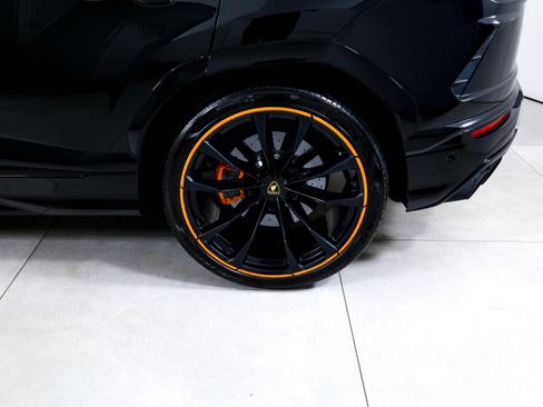 Used 2021 Lamborghini Urus image 39