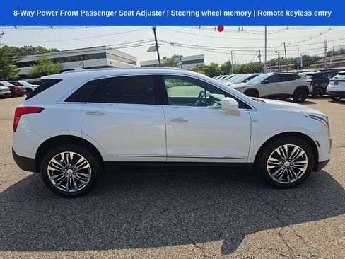 Used 2017 Cadillac XT5 Premium Luxury AWD/4WD image 3
