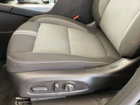 Used 2024 Chevrolet Blazer LT w/ Convenience Package FWD image 12