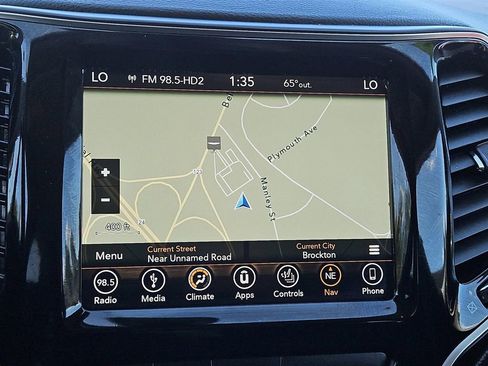 Used 2019 Jeep Cherokee Limited image 8