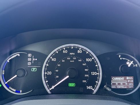 Used 2011 Lexus CT 200h image 10