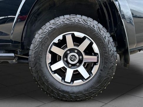 Used 2019 Toyota 4Runner TRD Off-Road AWD/4WD image 10