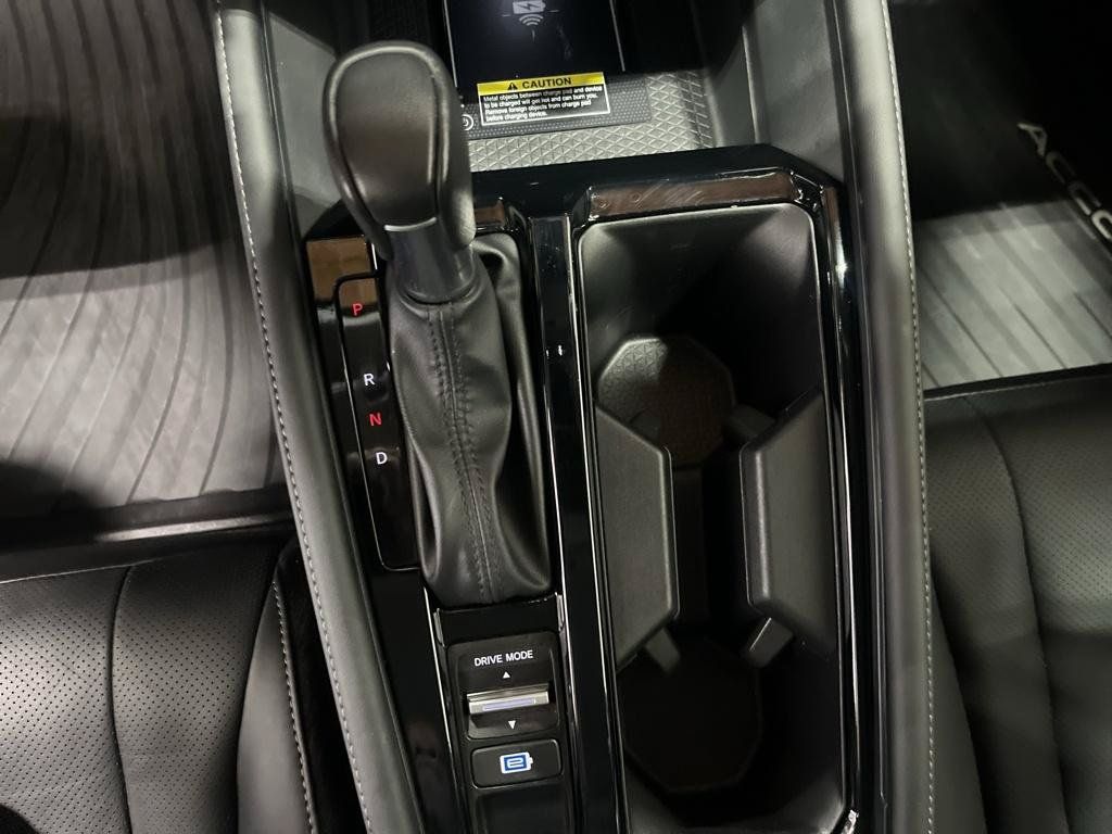 Used 2025 Honda Accord Touring image 12