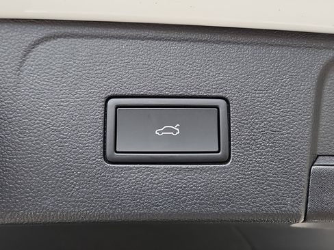 New 2026 Volkswagen Atlas SEL image 8