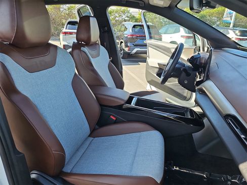 Used 2023 Volkswagen ID.4 Pro image 10