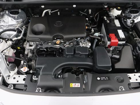 Used 2025 Toyota RAV4 XLE FWD image 38