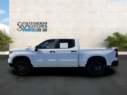Used 2025 Chevrolet Silverado 1500 LT Trail Boss w/ Convenience Package II AWD/4WD image 2