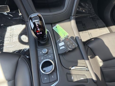 Certified 2023 Cadillac XT6 Sport w/ LPO, ONYX Package AWD/4WD image 19