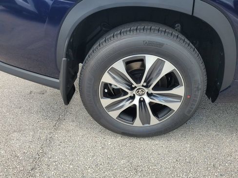 New 2026 Toyota Highlander XLE AWD/4WD image 30