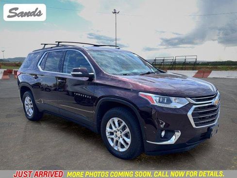 Used 2021 Chevrolet Traverse LT FWD image 1