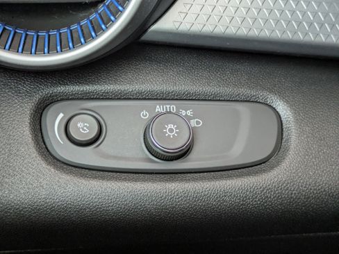 Used 2025 Chevrolet Trax LS image 14