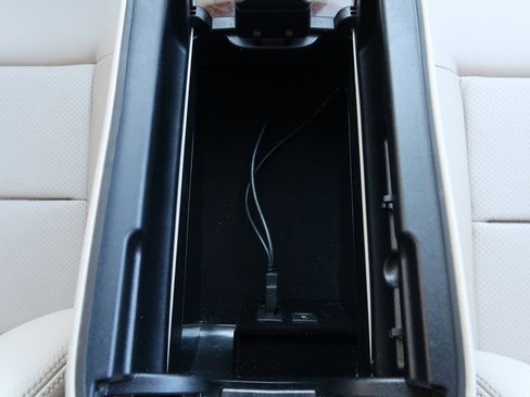 Used 2014 Mercedes-Benz E 350 Sedan w/ Premium 1 Package image 23