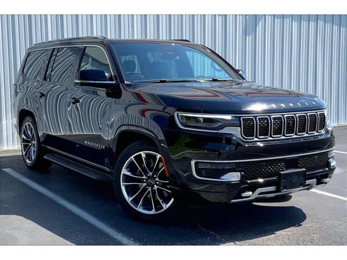 Used 2024 Jeep Wagoneer Series II w/ Convenience Group I AWD/4WD image 2