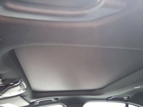 Used 2023 BMW 330i Sedan w/ Convenience Package RWD image 18