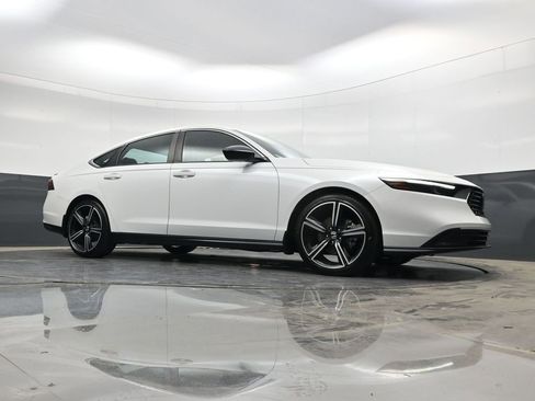 Used 2024 Honda Accord Sport image 26