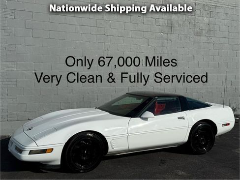 Used 1996 Chevrolet Corvette Coupe RWD image 1