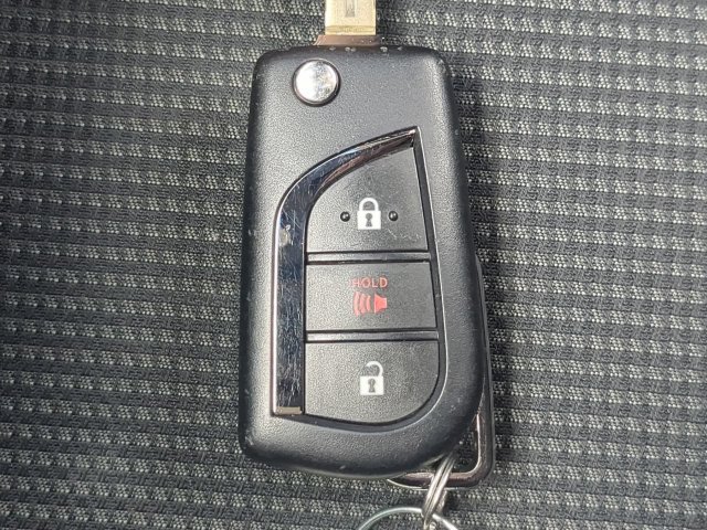 Used 2025 Toyota RAV4 LE AWD/4WD image 32