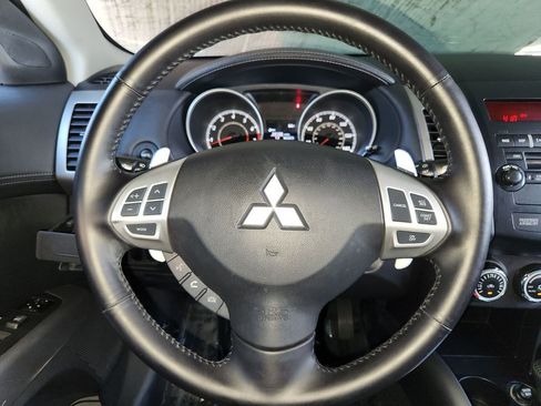 Used 2010 Mitsubishi Outlander XLS image 22