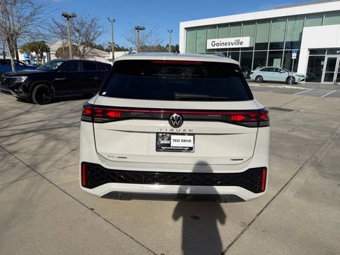 New 2026 Volkswagen Tiguan SEL R-Line AWD/4WD image 5