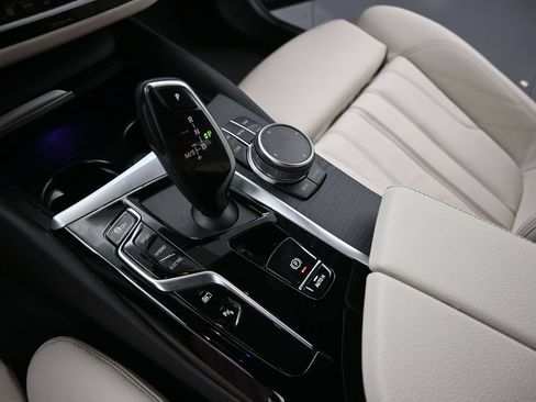 Used 2022 BMW 530e w/ Convenience Package RWD image 15