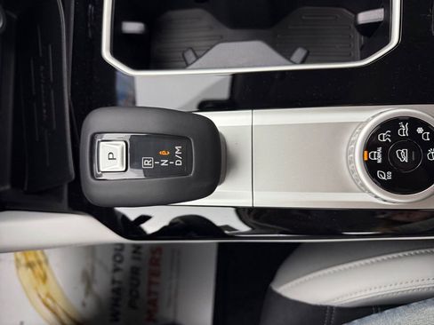 New 2026 Mitsubishi Outlander SE image 21