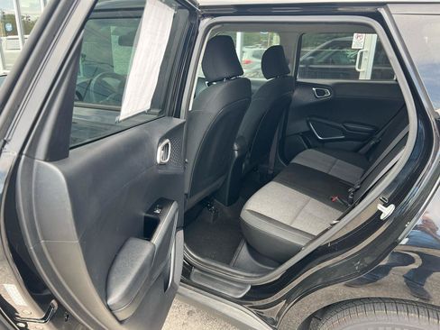 Used 2021 Kia Soul S FWD image 13