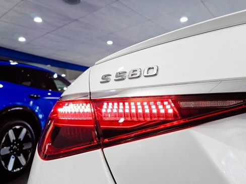 Used 2023 Mercedes-Benz S 580 4MATIC Sedan image 9