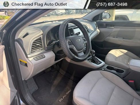 Used 2017 Hyundai Elantra SE FWD image 10