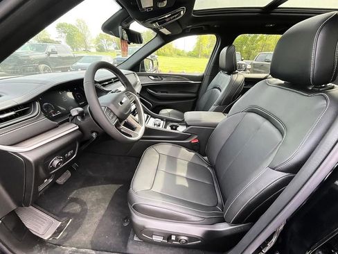 New 2026 Jeep Grand Cherokee Limited AWD/4WD image 14