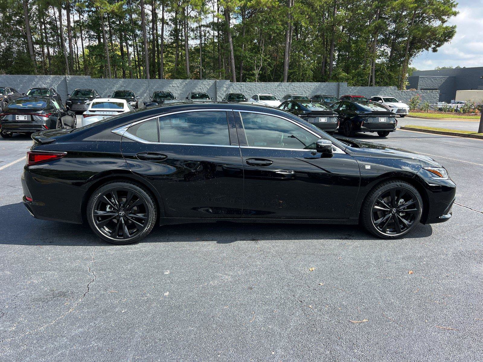 Certified 2024 Lexus ES 350 F Sport w/ Accessory Package (Z2) FWD image 4