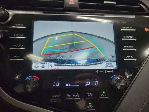 Used 2019 Toyota Camry XLE FWD image 20