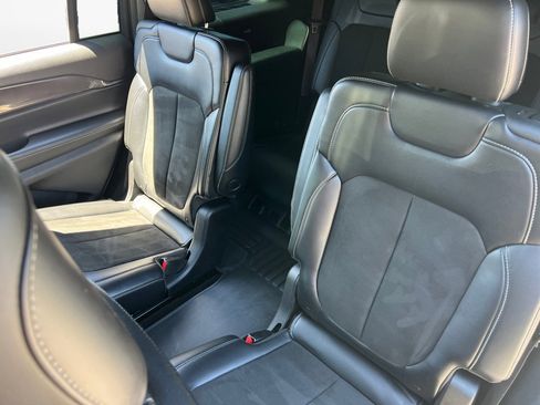 Used 2021 Jeep Grand Cherokee L Laredo AWD/4WD image 12