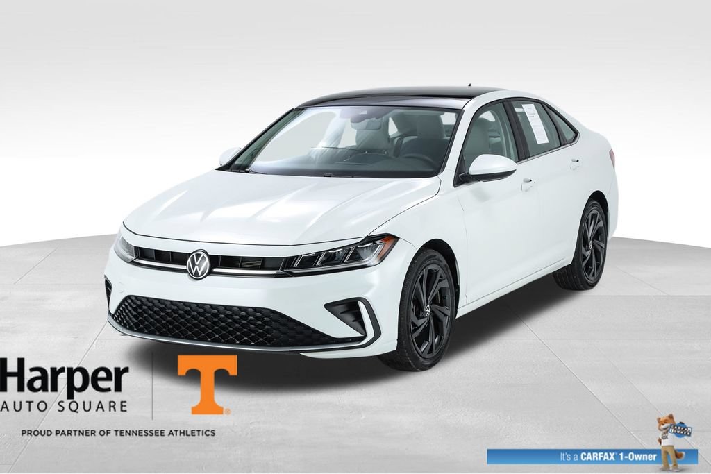 Used 2025 Volkswagen Jetta SE w/ Sunroof Package FWD image 1