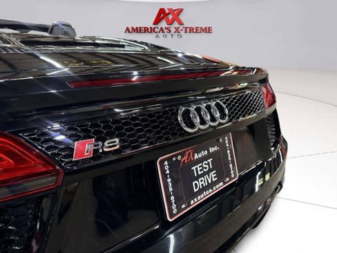 Used 2017 Audi R8 V10 w/ Carbon Exterior Package AWD/4WD image 31