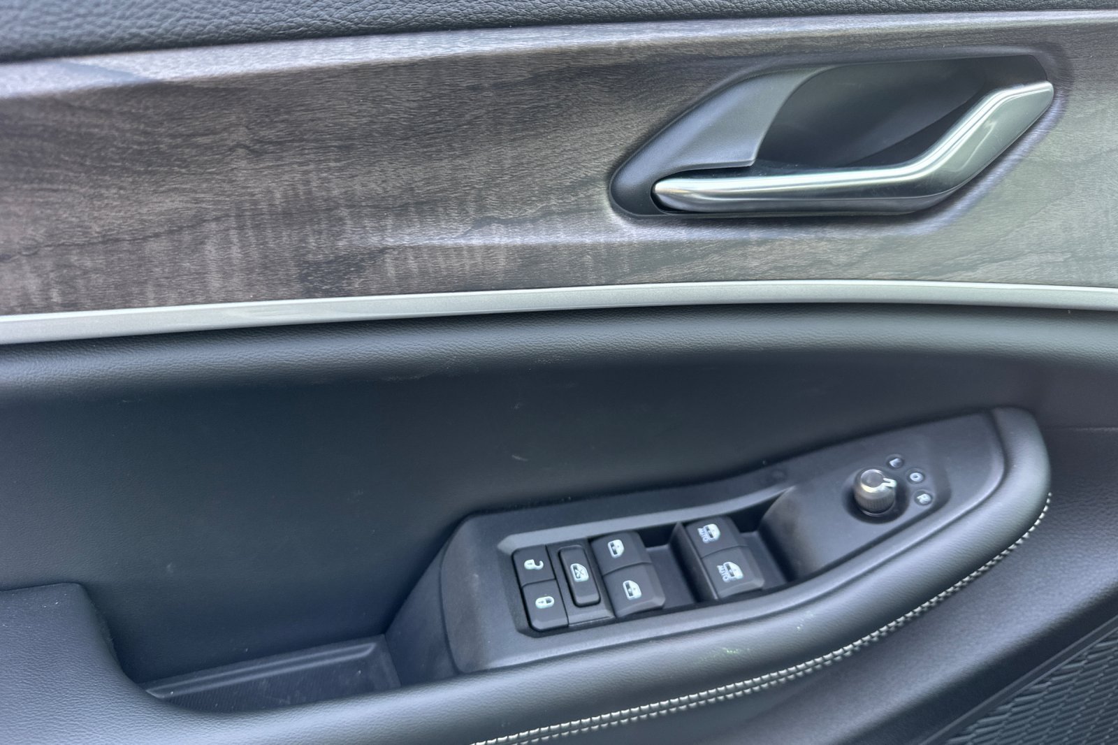 New 2026 Jeep Grand Cherokee Altitude AWD/4WD image 11
