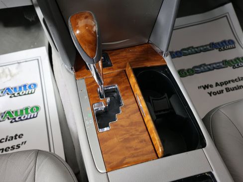 Used 2010 Toyota Camry XLE image 37