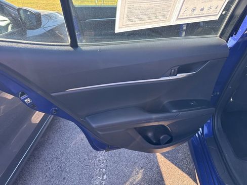 Used 2018 Toyota Camry LE image 31