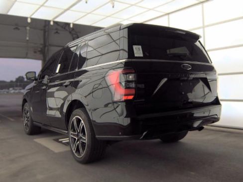 Used 2019 Ford Expedition Limited w/ Equipment Group 303A AWD/4WD image 5