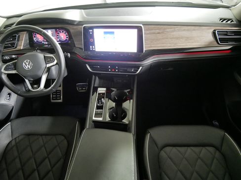 Used 2025 Volkswagen Atlas SEL Premium R-Line image 10