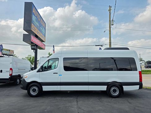 Used 2025 Mercedes-Benz Sprinter 2500 image 4