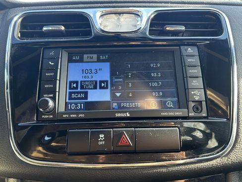 Used 2011 Chrysler 200 Touring image 11